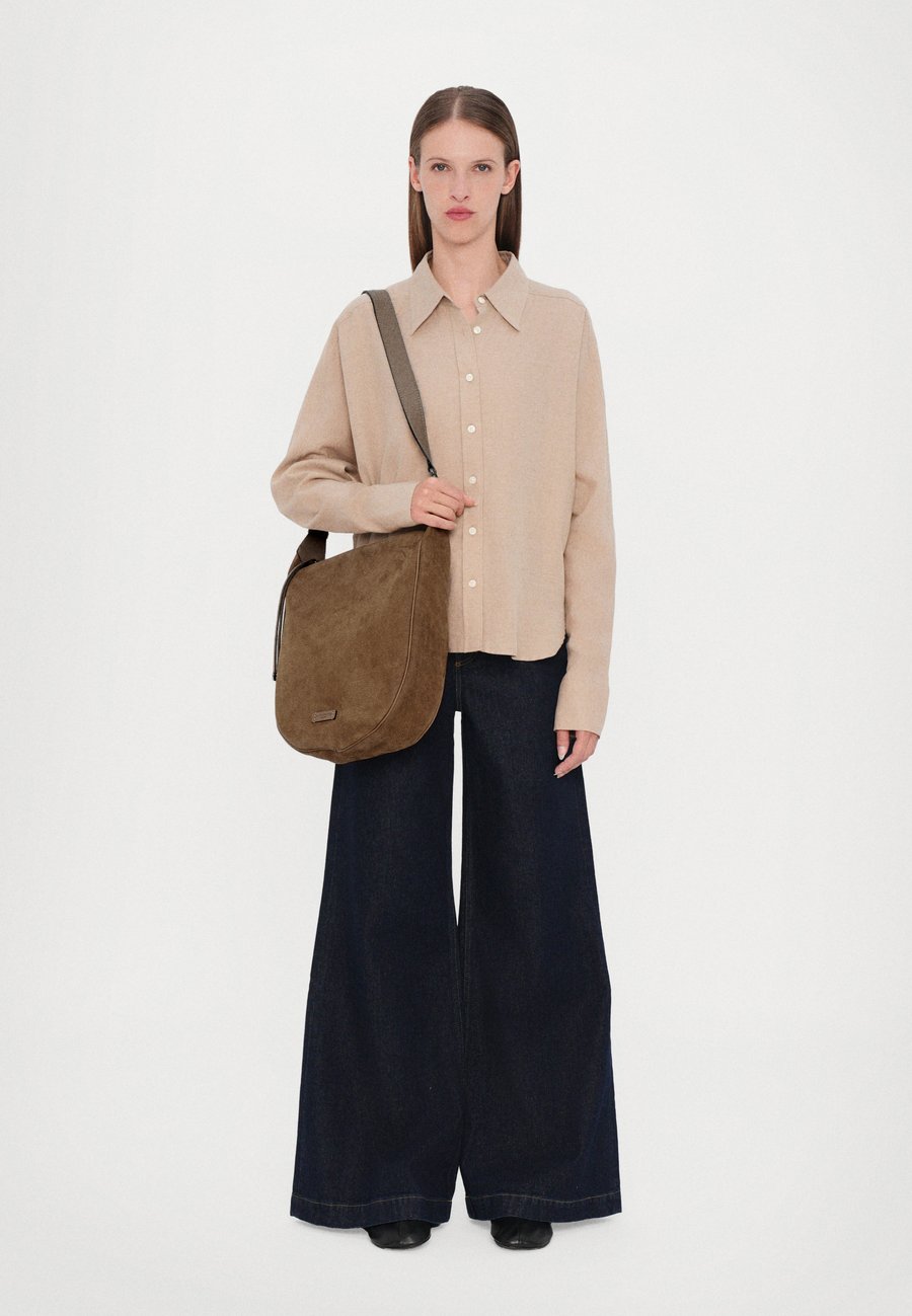 Сумка Gianni Chiarini CHARLOTTE, Espresso/Brown
Сумка Gianni Chiarini CHARLOTTE, Espresso/Brown