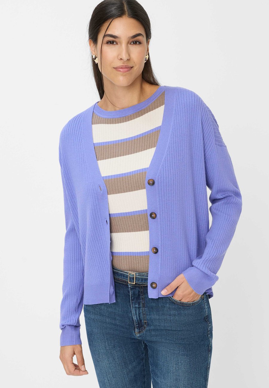 Кардиган BRAX STYLE ANIQUE, Violet Storm/Purple
Кардиган BRAX STYLE ANIQUE, Violet Storm/Purple
