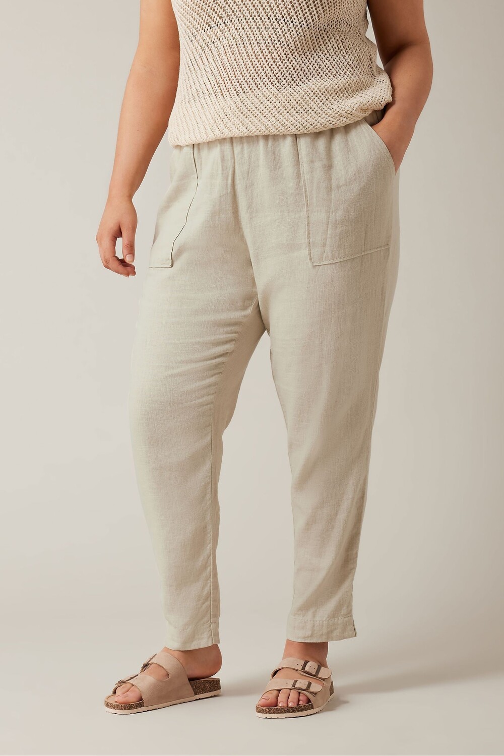 Льняные джоггеры Curve Evans, бежевый
Льняные джоггеры Curve Evans, бежевый