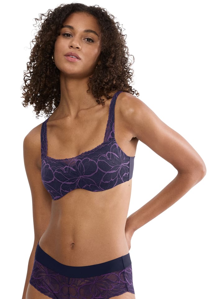 Triumph Бюстгальтер балконет темно-синего цвета
Triumph Бюстгальтер балконет темно-синего цвета