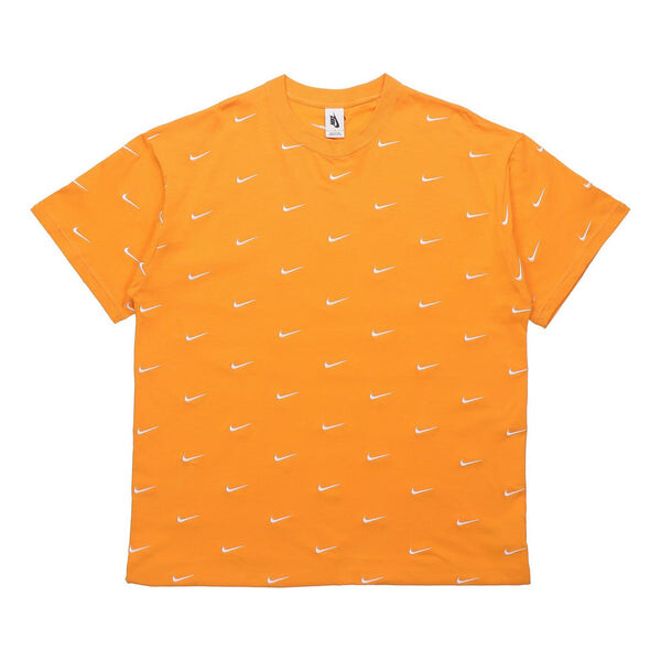 Футболка men's nrg swoosh logo tee full print logo embroidered short sleeve yellow t-shirt Nike, желтый 
Футболка men's nrg swoosh logo tee full print logo embroidered short sleeve yellow t-shirt Nike, желтый