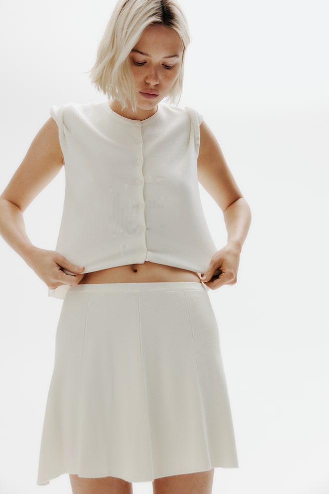 Расклешенная юбка из тонкого трикотажа H&M, бежевый
Расклешенная юбка из тонкого трикотажа H&M, бежевый