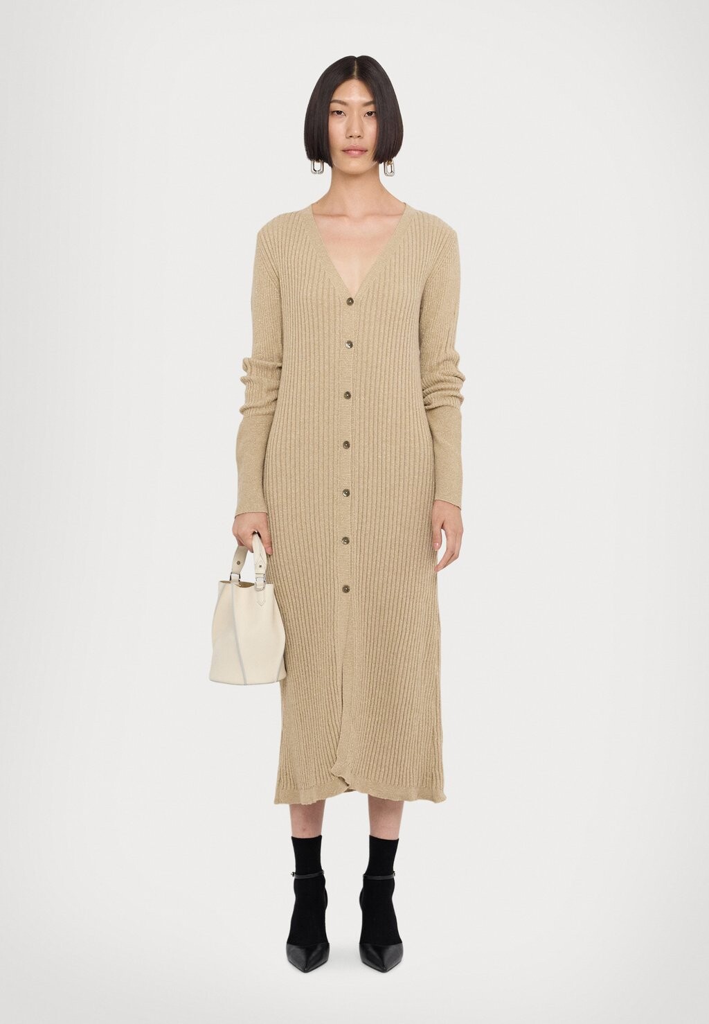 Платье-джемпер CARDIGAN DRESS STUDIO ID, бежевый
Платье-джемпер CARDIGAN DRESS STUDIO ID, бежевый