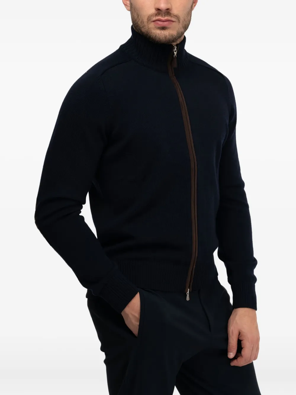 Кардиган из шерсти с заплатками на локтях Gran Sasso, синий
Кардиган из шерсти с заплатками на локтях Gran Sasso, синий