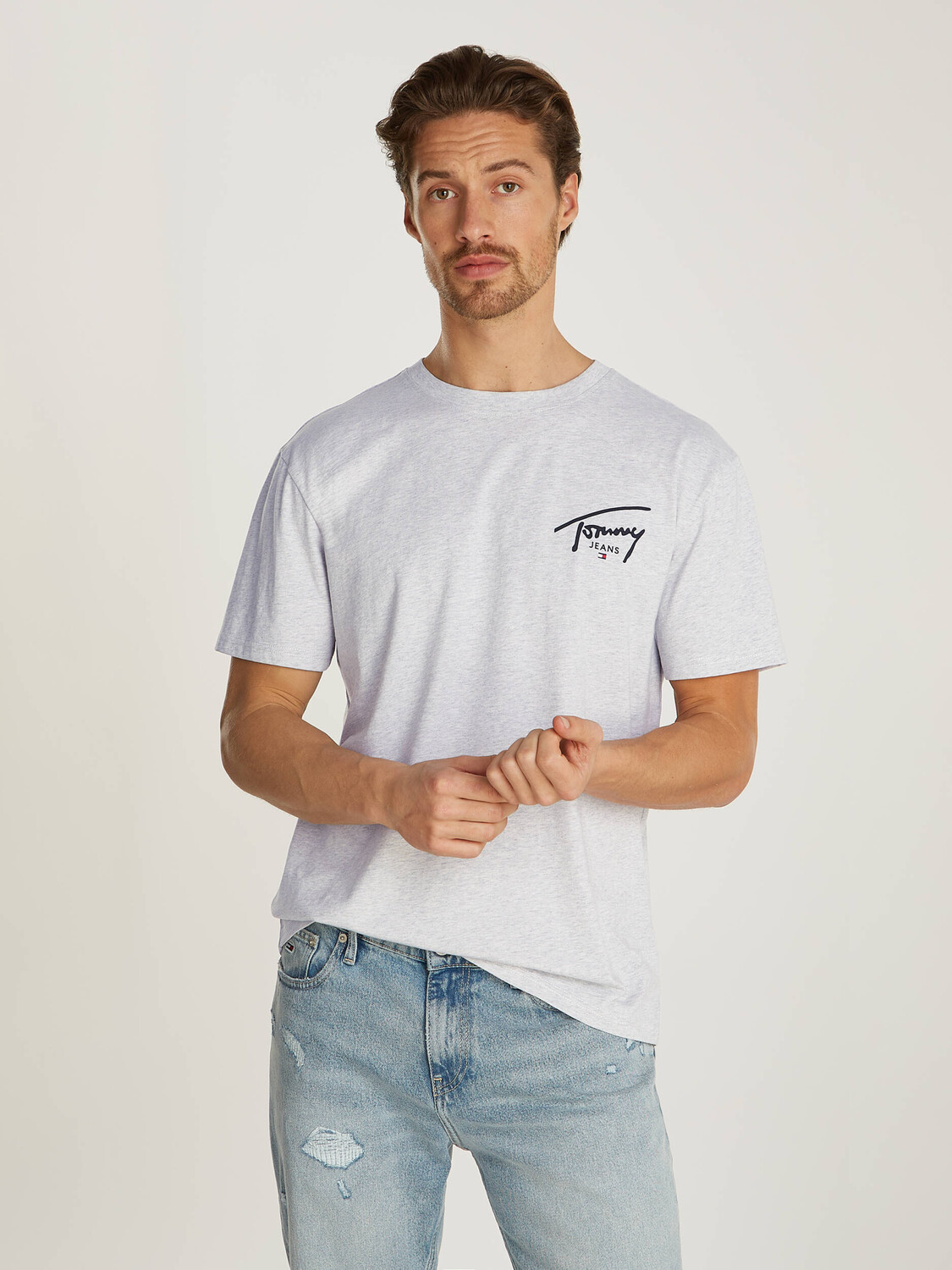 Футболка Tommy Jeans Regular Fit, серый
Футболка Tommy Jeans Regular Fit, серый