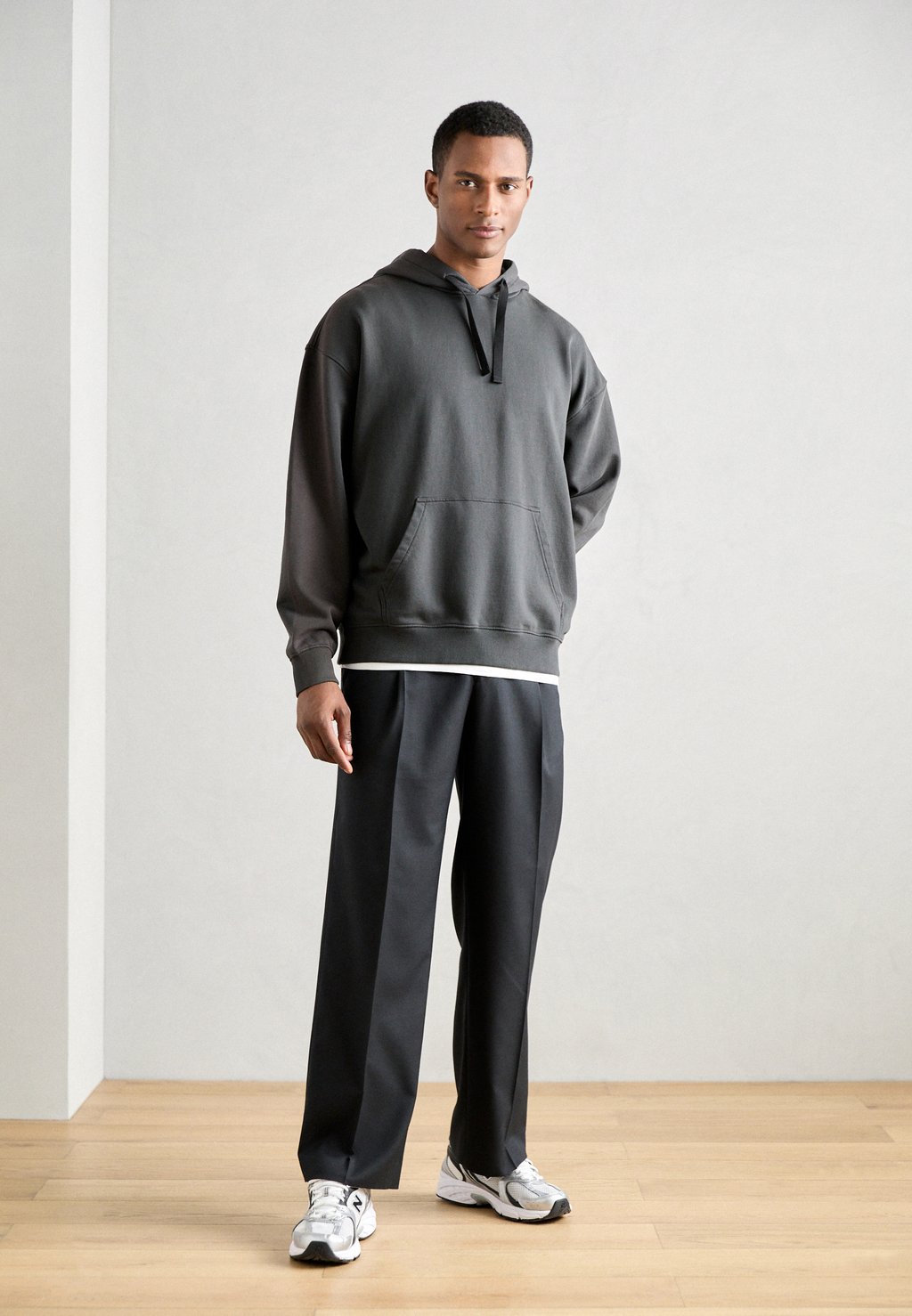 Толстовка с капюшоном LOOSE FIT BACK ARTWORK HOODIE Scotch & Soda, антрацит
Толстовка с капюшоном LOOSE FIT BACK ARTWORK HOODIE Scotch & Soda, антрацит