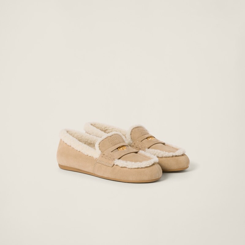 Замшевые мокасины Miu Miu, экрю
Замшевые мокасины Miu Miu, экрю
