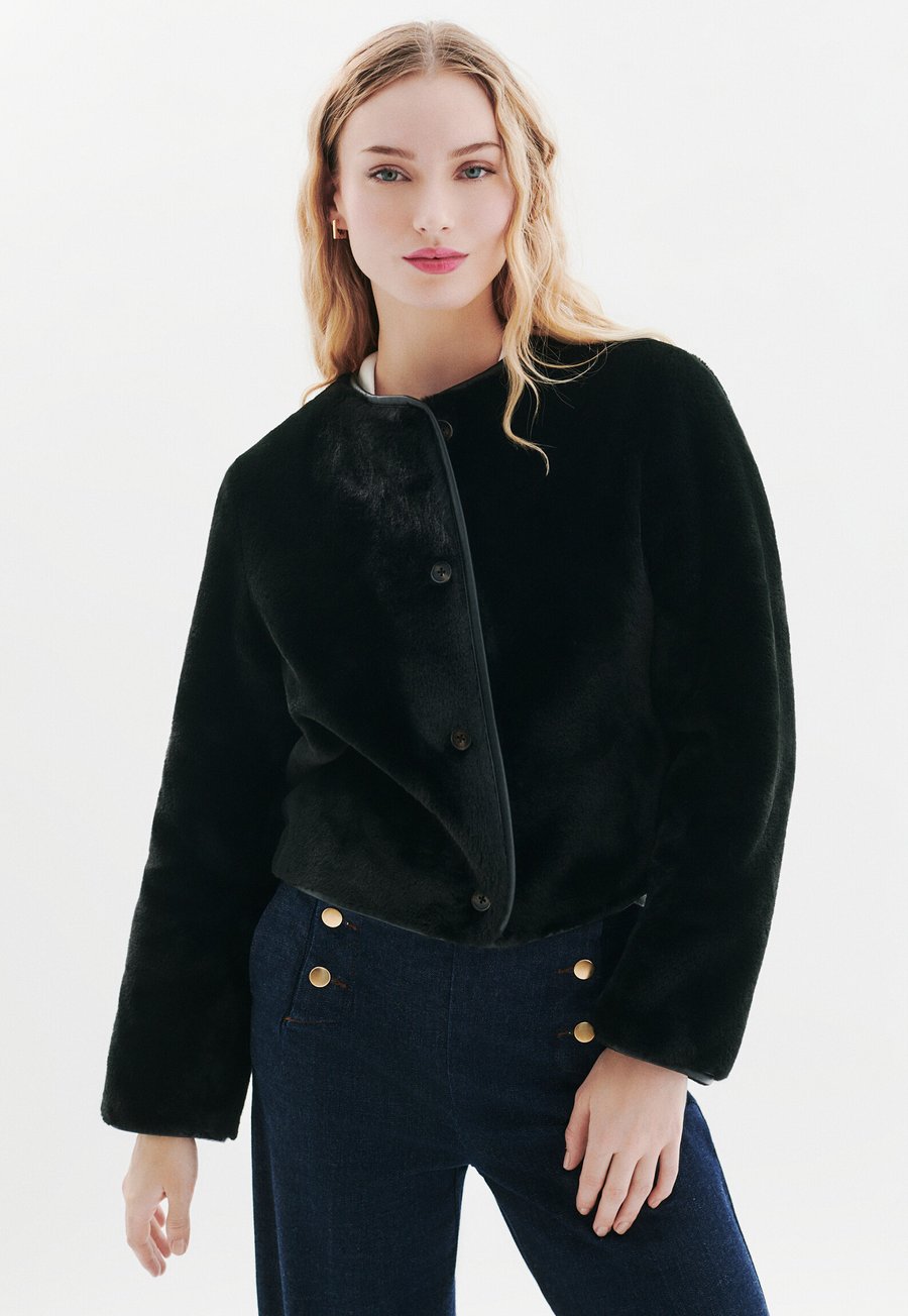 Флисовая куртка Caroll FASHION ELEGANT MODERN MANTEL GOUVERNAIL, Noir/Black
Флисовая куртка Caroll FASHION ELEGANT MODERN MANTEL GOUVERNAIL, Noir/Black