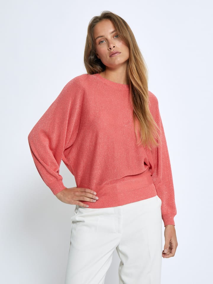 Футболка из Dubarry Metal. minus
Футболка из Dubarry Metal. minus