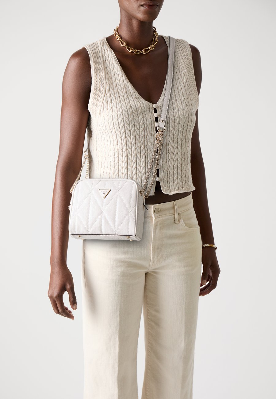 Сумка кросс-боди Guess ALDINA, Off White/Off-White
Сумка кросс-боди Guess ALDINA, Off White/Off-White