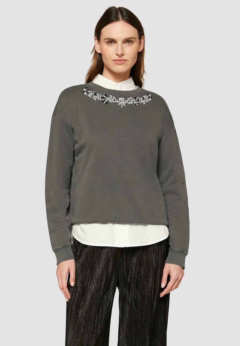 Толстовка GEWASCHENES MIT SCHMUCKSTEINEN s.Oliver, антрацит
Толстовка GEWASCHENES MIT SCHMUCKSTEINEN s.Oliver, антрацит