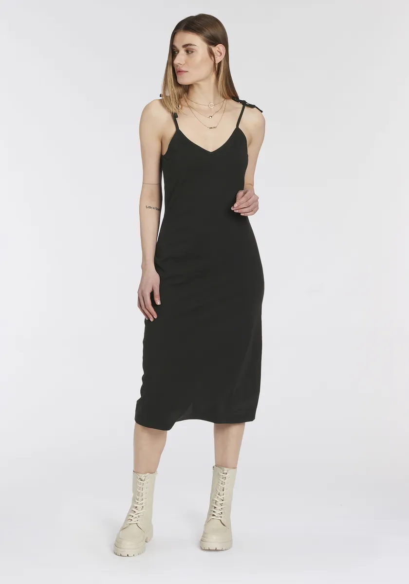 OTTO Products Трикотажное платье "сертифицировано GOTS - CIRCULAR COLLECTION", черный
OTTO Products Трикотажное платье "сертифицировано GOTS - CIRCULAR COLLECTION", черный