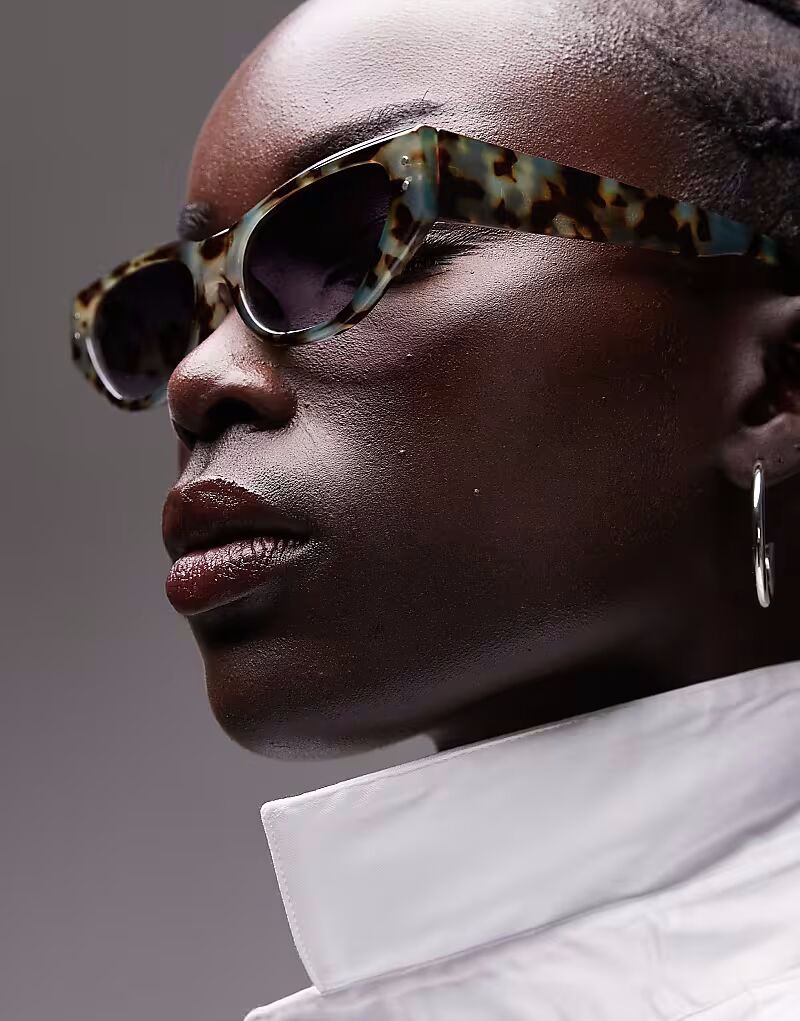 Узкие угловые солнцезащитные очки Topshop Bali в оправе «кошачий глаз» зеленого цвета
Узкие угловые солнцезащитные очки Topshop Bali в оправе «кошачий глаз» зеленого цвета