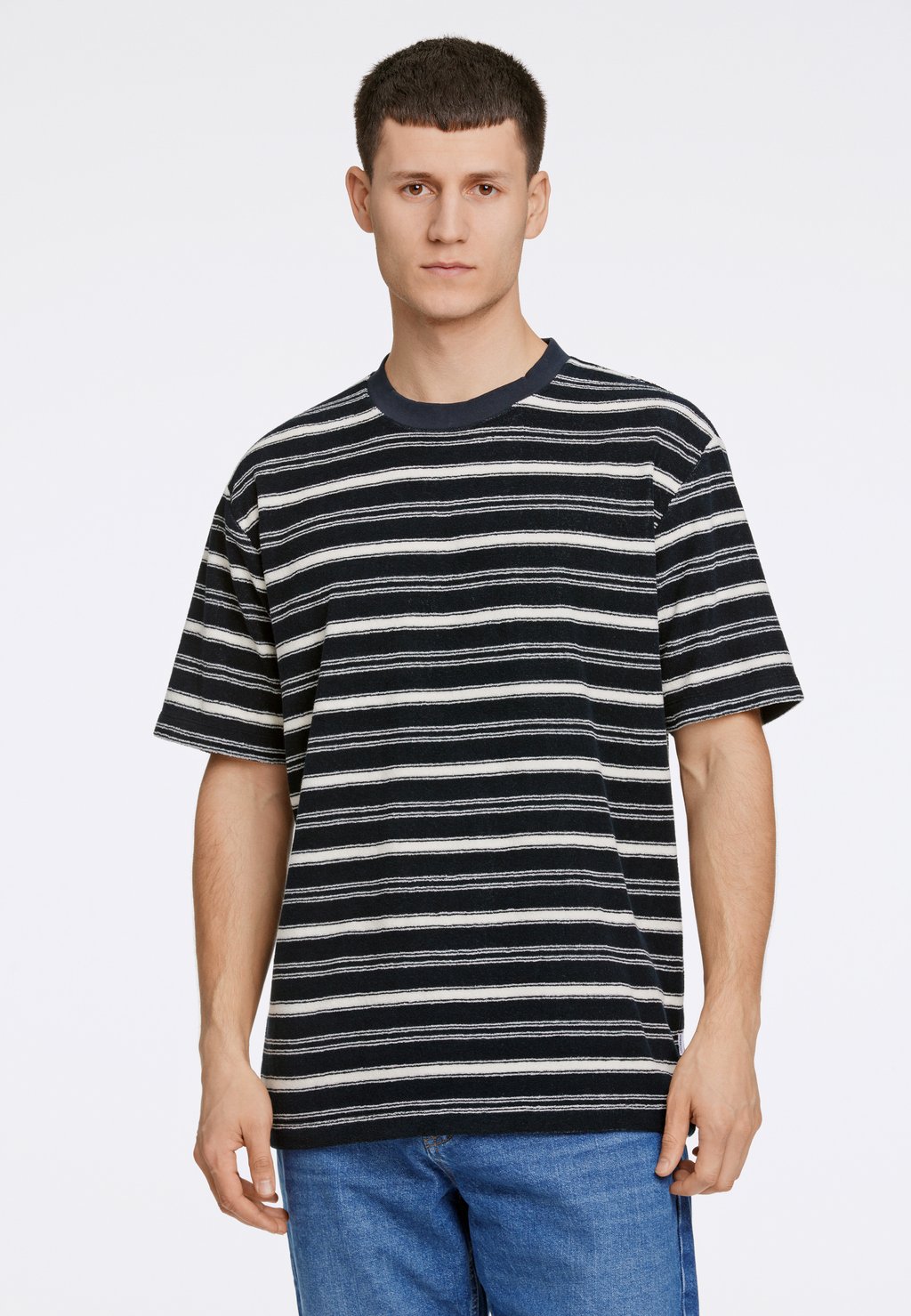 Футболка с принтом STRIPED O-NECK TEE Lindbergh, темно-синий
Футболка с принтом STRIPED O-NECK TEE Lindbergh, темно-синий