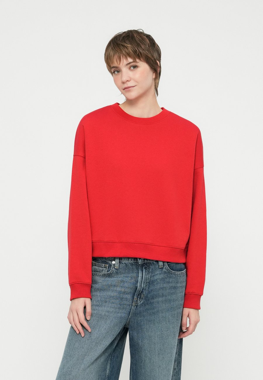 Толстовка GAP WEDGE SEAMED CREW, Modern Red/Red
Толстовка GAP WEDGE SEAMED CREW, Modern Red/Red