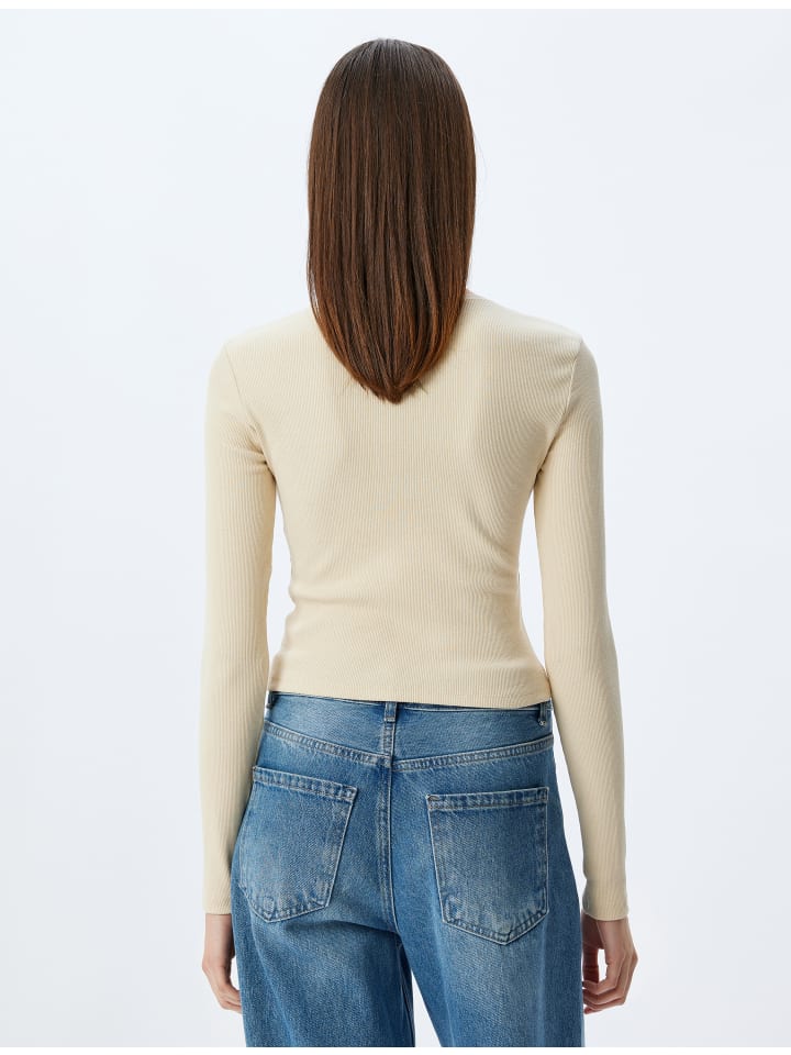 Футболка бежевого цвета KOTON
Футболка бежевого цвета KOTON