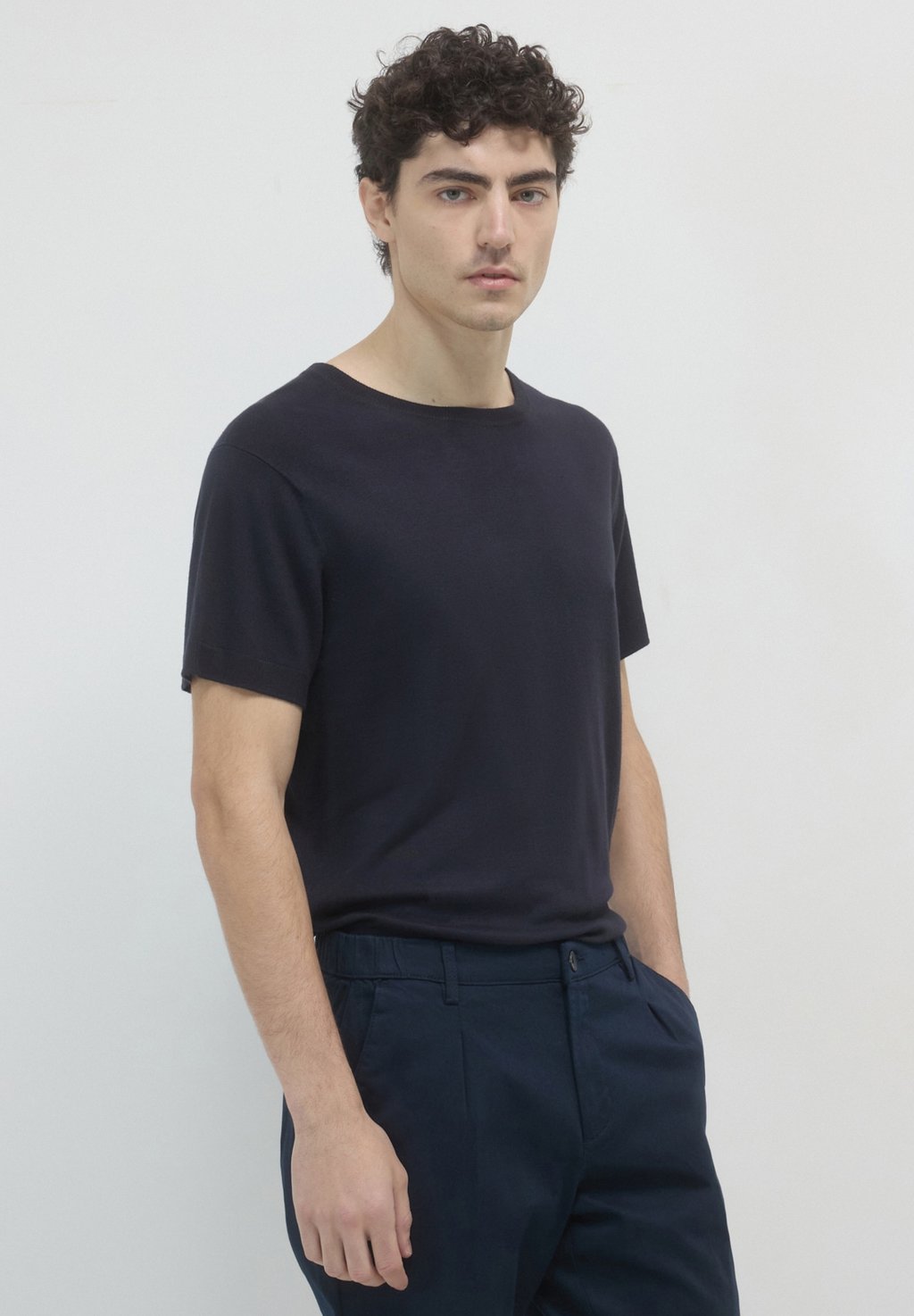 Базовая футболка TINTA UNITA Calliope, синий
Базовая футболка TINTA UNITA Calliope, синий