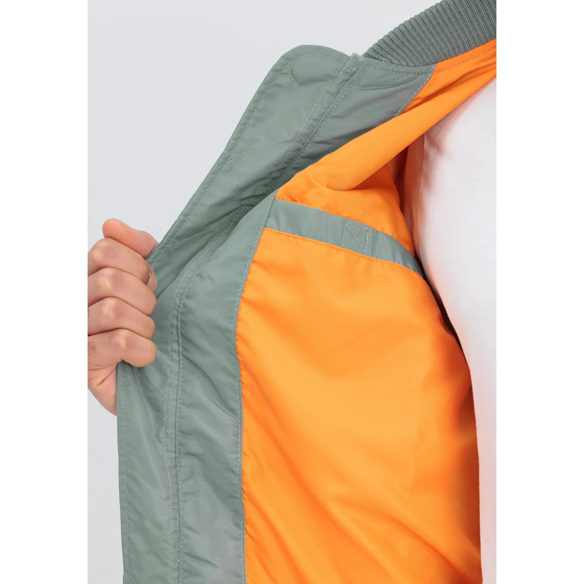 Куртка-бомбер Alpha Industries " Alpha Industries Мужчины - Куртки-бомберы MA-1 TT", зеленый
Куртка-бомбер Alpha Industries " Alpha Industries Мужчины - Куртки-бомберы MA-1 TT", зеленый