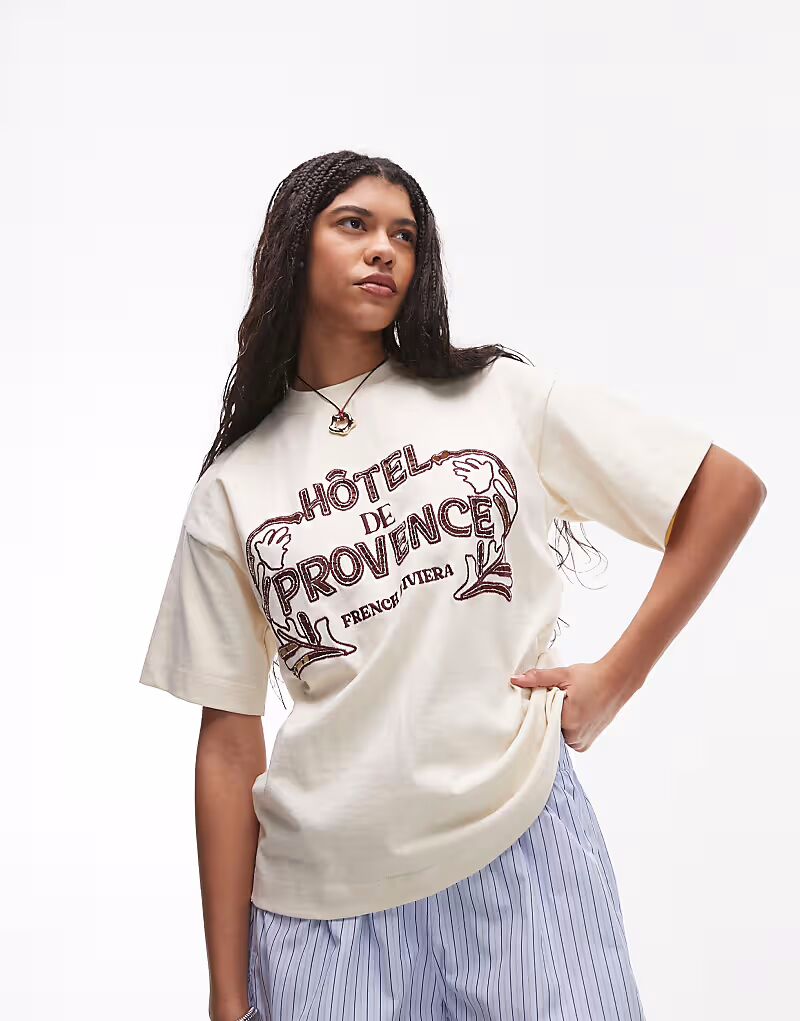 Футболка оверсайз с узором «Hotel de Provence» в стиле Topshop цвета слоновой кости
Футболка оверсайз с узором «Hotel de Provence» в стиле Topshop цвета слоновой кости