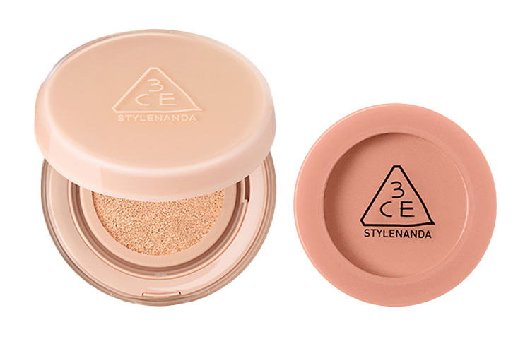 Набор косметики для женщин 3CE
Набор косметики для женщин 3CE