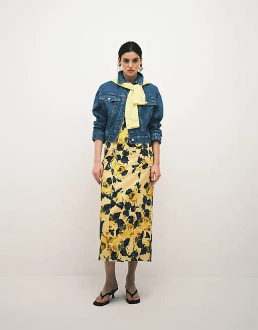 Желтый сарафан макси на бретельках из хлопкового сатина с деталью для груди ASOS DESIGN
Желтый сарафан макси на бретельках из хлопкового сатина с деталью для груди ASOS DESIGN