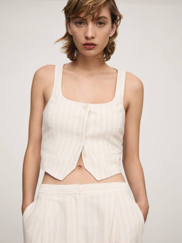 Жилет из льняной смеси в тонкую полоску от clavel Mango, светло-бежевый
Жилет из льняной смеси в тонкую полоску от clavel Mango, светло-бежевый