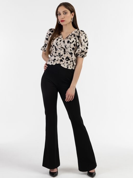 Блузка-Рубашка с драпировкой Faina, бежевый
Блузка-Рубашка с драпировкой Faina, бежевый