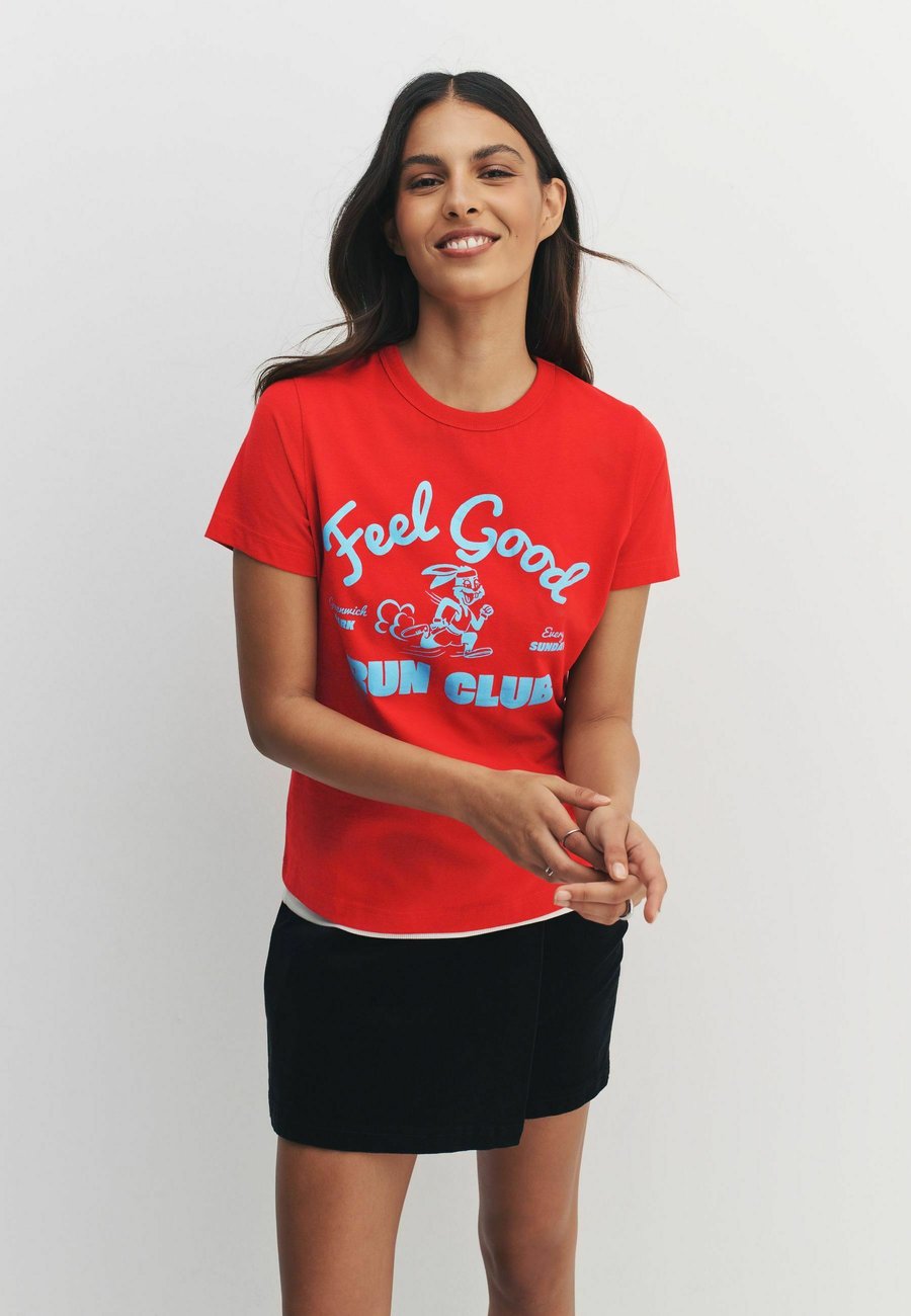 Футболка Next SHORT SLEEVE CREW NECK, Red Blue Feel Good Graphic/Mottled Red
Футболка Next SHORT SLEEVE CREW NECK, Red Blue Feel Good Graphic/Mottled Red