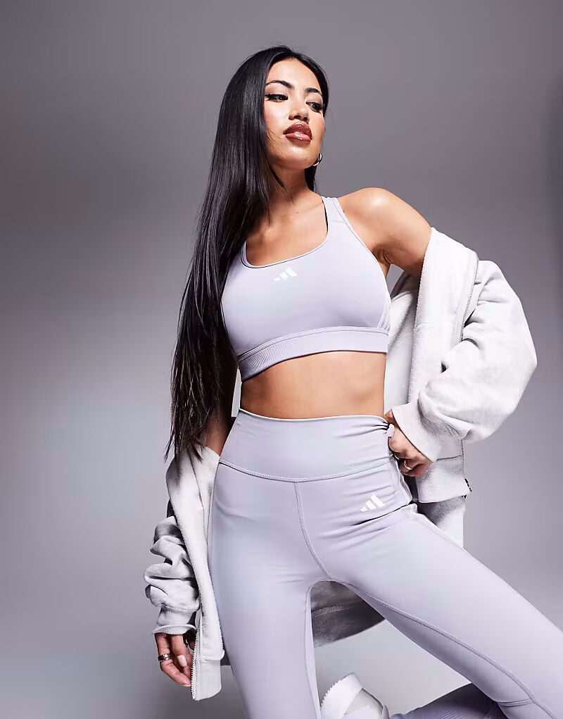 Спортивный бюстгальтер средней поддержки Adidas Training Train Essentials серого цвета
Спортивный бюстгальтер средней поддержки Adidas Training Train Essentials серого цвета