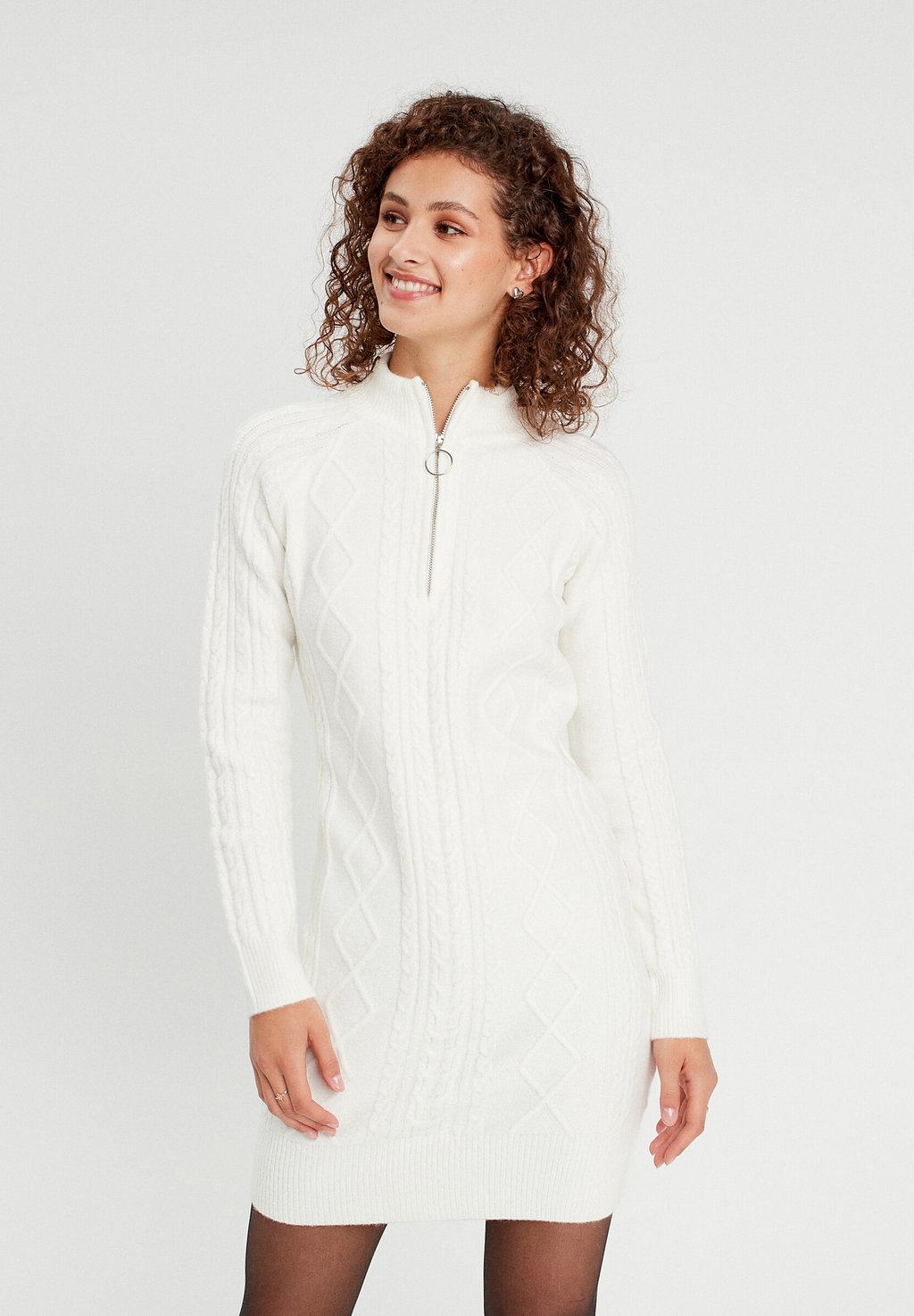 Платье-джемпер GERADE TRUCKER Cache Cache, молочный
Платье-джемпер GERADE TRUCKER Cache Cache, молочный