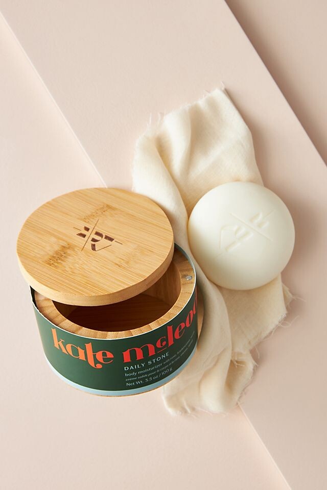 Кейт МакЛеод The Daily Stone, белый
Кейт МакЛеод The Daily Stone, белый