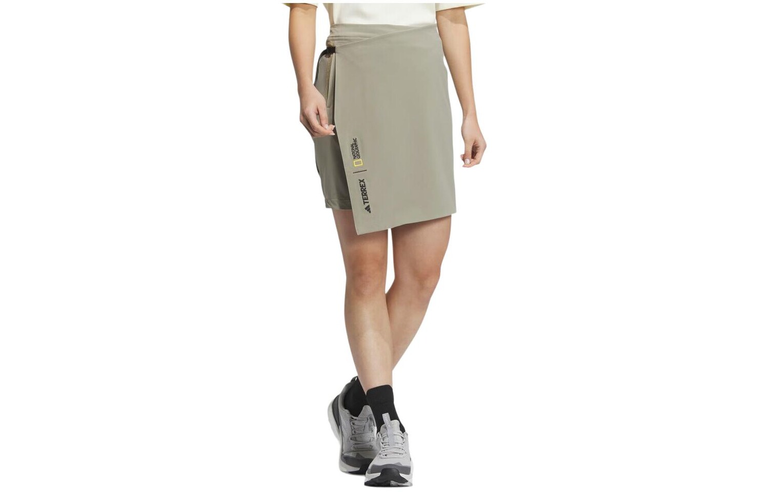 Adidas Женская повседневная юбка, Серебристо-серый
Adidas Женская повседневная юбка, Серебристо-серый