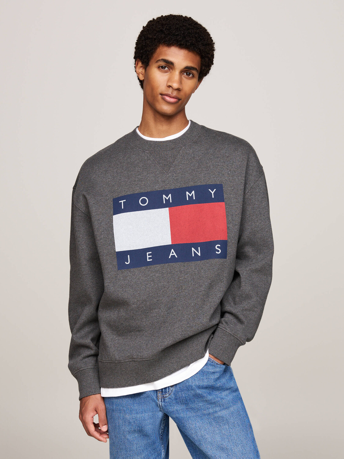Толстовка Tommy Jeans Loose fit, цвет grafite
Толстовка Tommy Jeans Loose fit, цвет grafite
