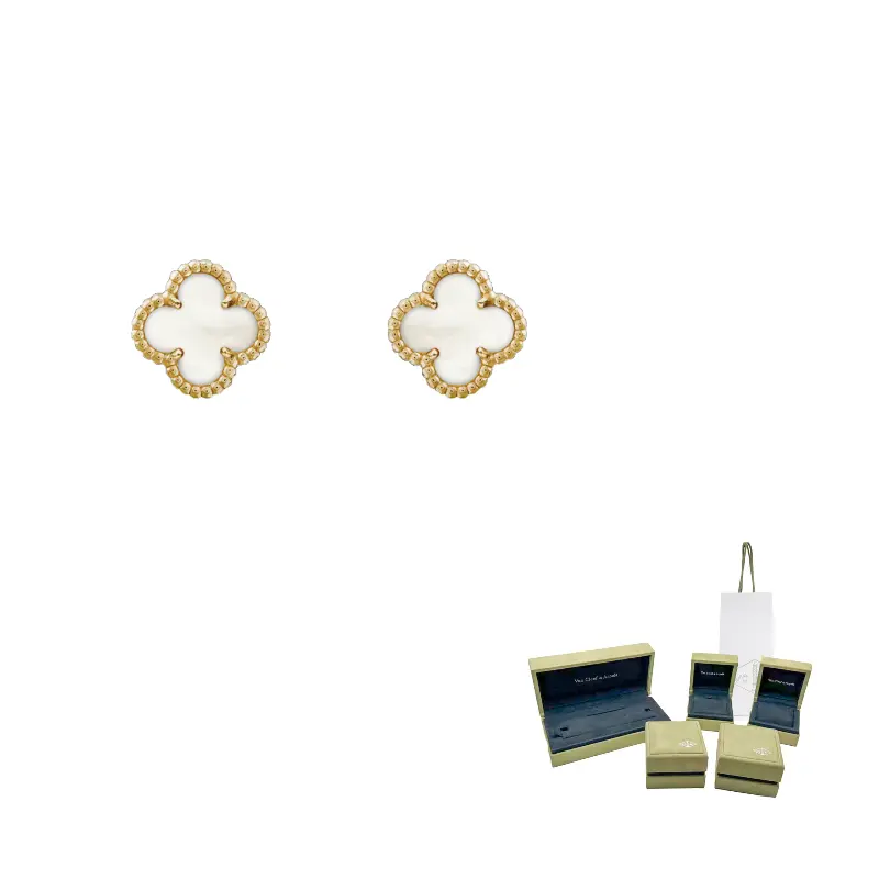 Van Cleef & Arpels Серьги 2010-х годов из желтого золота 18 карат Sweet Alhambra с перламутром
Van Cleef & Arpels Серьги 2010-х годов из желтого золота 18 карат Sweet Alhambra с перламутром