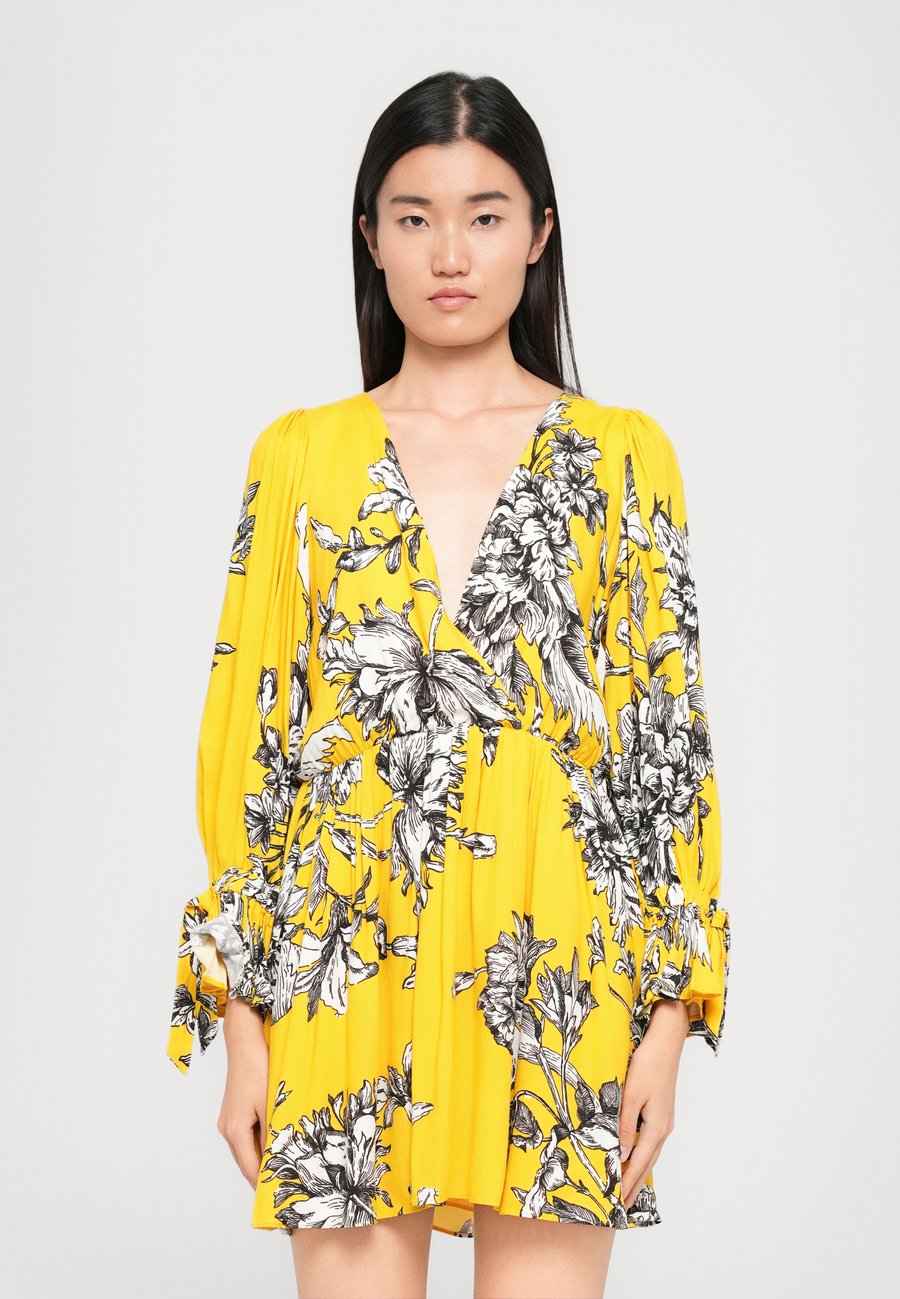 Платье Alice + Olivia CLARISSA DEEP V TIE MINI DRESS, Yellow
Платье Alice + Olivia CLARISSA DEEP V TIE MINI DRESS, Yellow