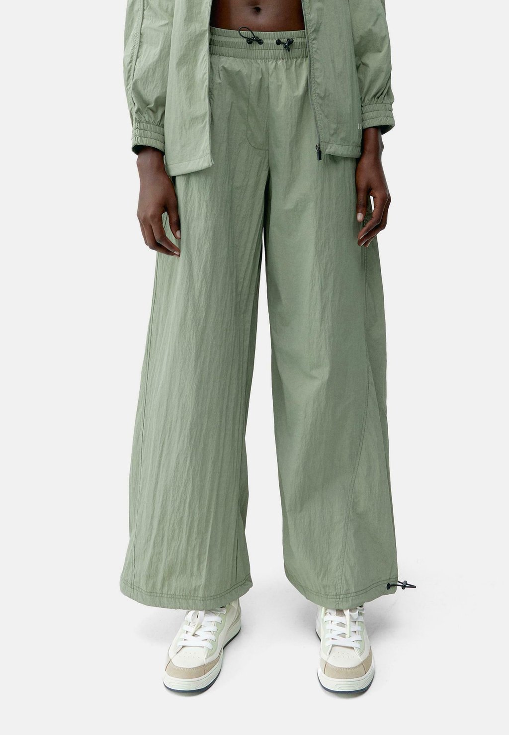 Спортивные штаны AMARA Born Living Yoga, зеленый
Спортивные штаны AMARA Born Living Yoga, зеленый