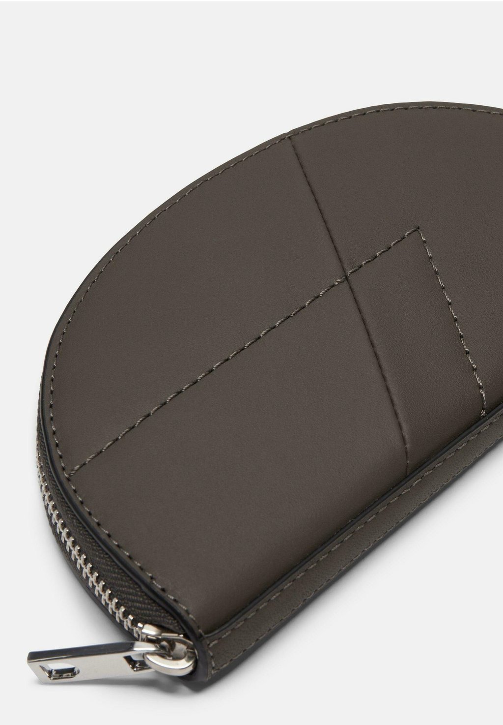 Кошелек EDDA HALBMONDFORM Liebeskind Berlin, темно-серый
Кошелек EDDA HALBMONDFORM Liebeskind Berlin, темно-серый