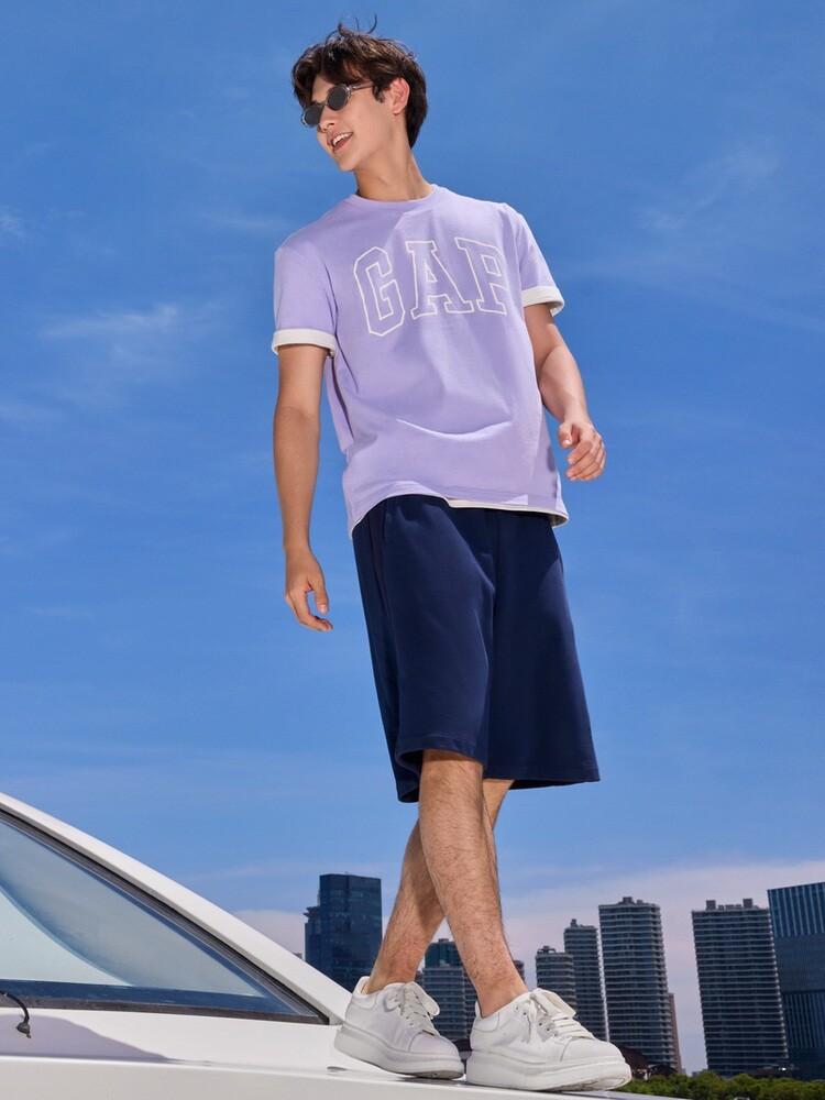 Футболка летняя Gap с буквенным логотипом, черный
Футболка летняя Gap с буквенным логотипом, черный