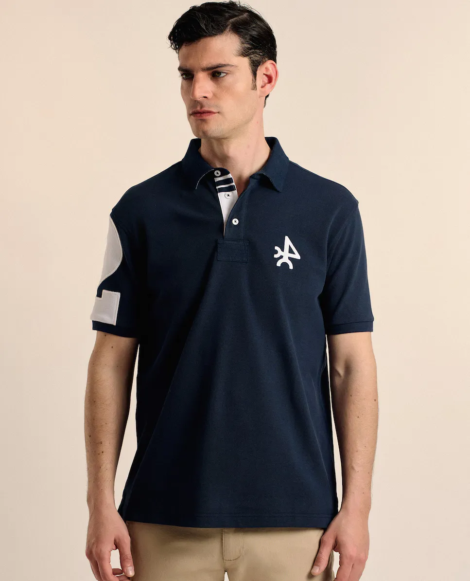 Мужская рубашка-поло классического кроя с короткими рукавами из пике Valecuatro, темно-синий
Мужская рубашка-поло классического кроя с короткими рукавами из пике Valecuatro, темно-синий