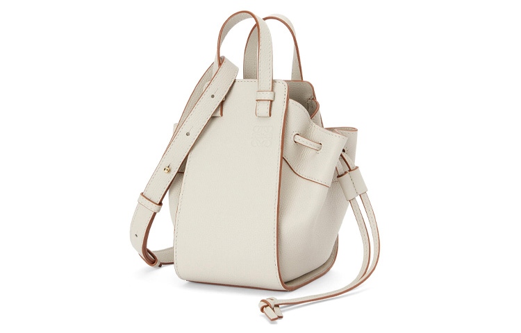 Гамак с текстурой гальки, сумка через плечо из телячьей кожи, миниатюрная женская сумка-клатч цвета айвори LOEWE
Гамак с текстурой гальки, сумка через плечо из телячьей кожи, миниатюрная женская сумка-клатч цвета айвори LOEWE