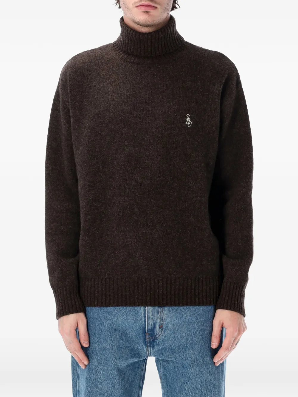 Свитер с вышитым логотипом и воротником-гольф Sporty & Rich, коричневый
Свитер с вышитым логотипом и воротником-гольф Sporty & Rich, коричневый