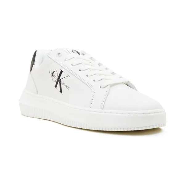 Кожаные кроссовки на массивной подошве монолог Calvin Klein, белый
Кожаные кроссовки на массивной подошве монолог Calvin Klein, белый