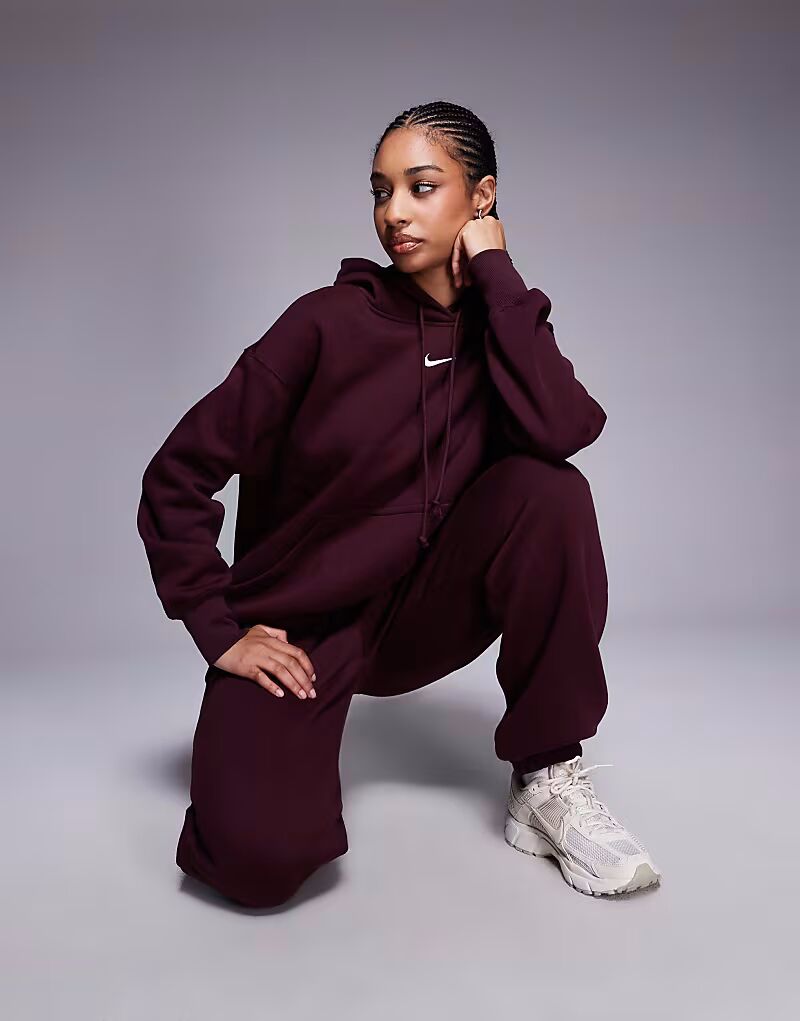 Толстовка оверсайз Phoenix Fleece бордового цвета Nike
Толстовка оверсайз Phoenix Fleece бордового цвета Nike