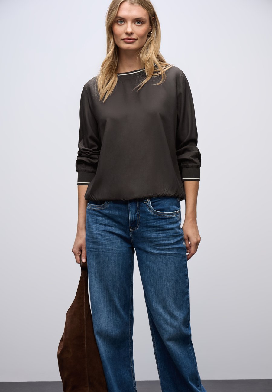 Блуза Street One MIT TAPE DETAILS, Braun/Dark Brown
Блуза Street One MIT TAPE DETAILS, Braun/Dark Brown