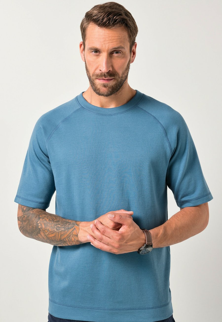 Футболка JP1880 Basic T-shirt, Midnight Blue/Light Blue, Синий, Футболка JP1880 Basic T-shirt, Midnight Blue/Light Blue
Футболка JP1880 Basic T-shirt, Midnight Blue/Light Blue, Синий, Футболка JP1880 Basic T-shirt, Midnight Blue/Light Blue