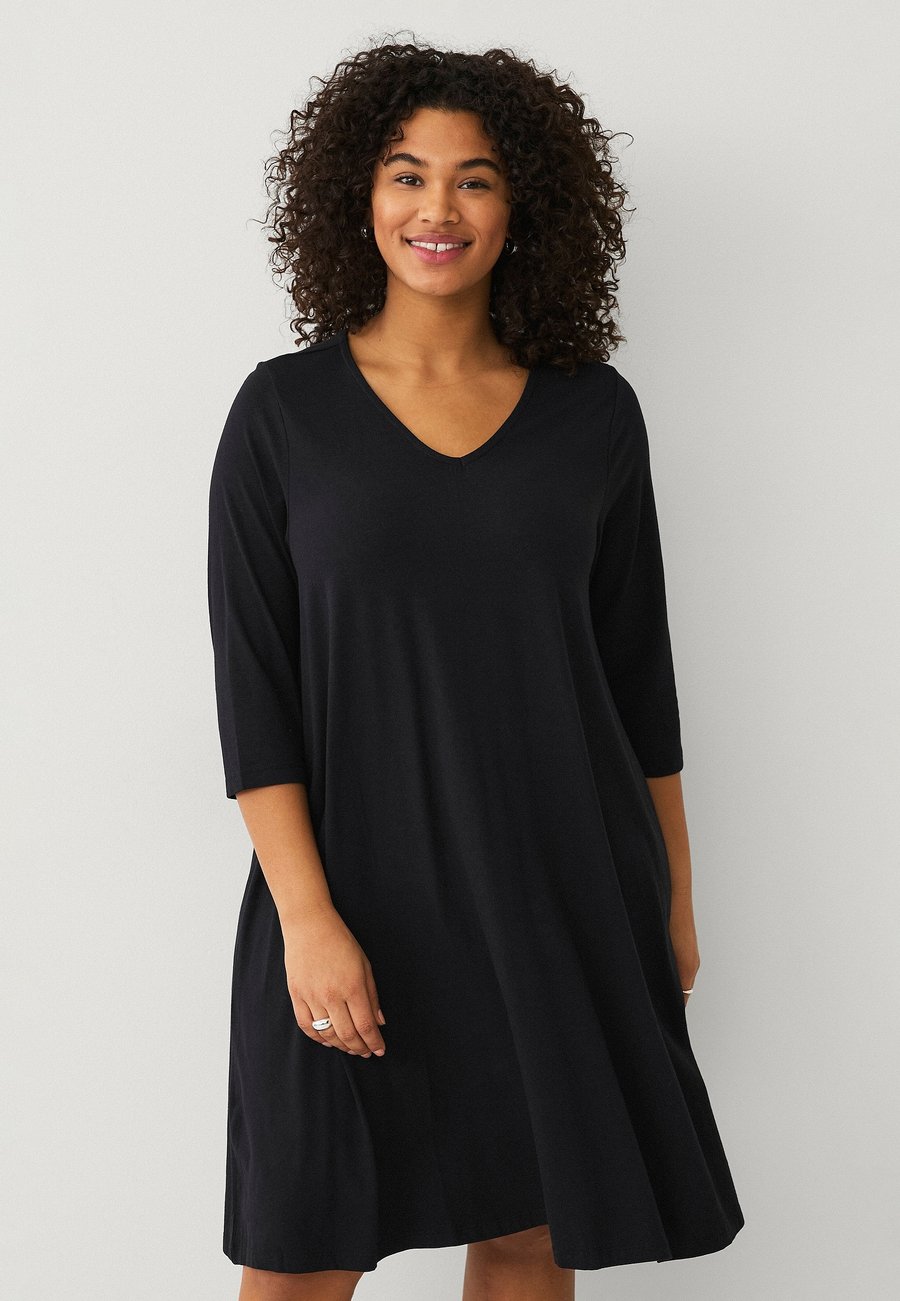 Платье Ellos Plus collection MIT A-LINIEN, Schwarz/Black
Платье Ellos Plus collection MIT A-LINIEN, Schwarz/Black