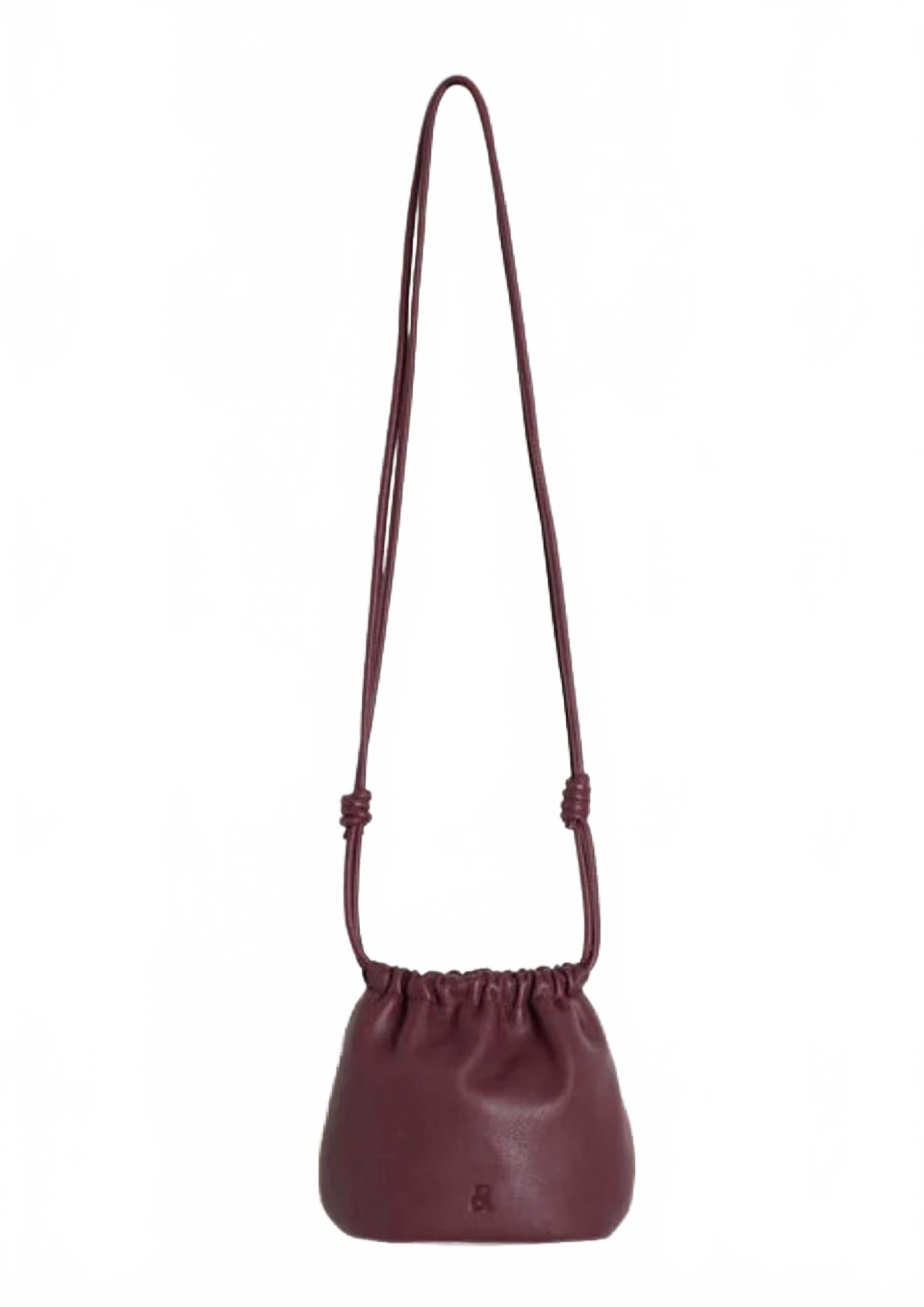 Indi & cold Женская кожаная сумка с присборенной отделкой, баклажанового цвета
Indi & cold Женская кожаная сумка с присборенной отделкой, баклажанового цвета