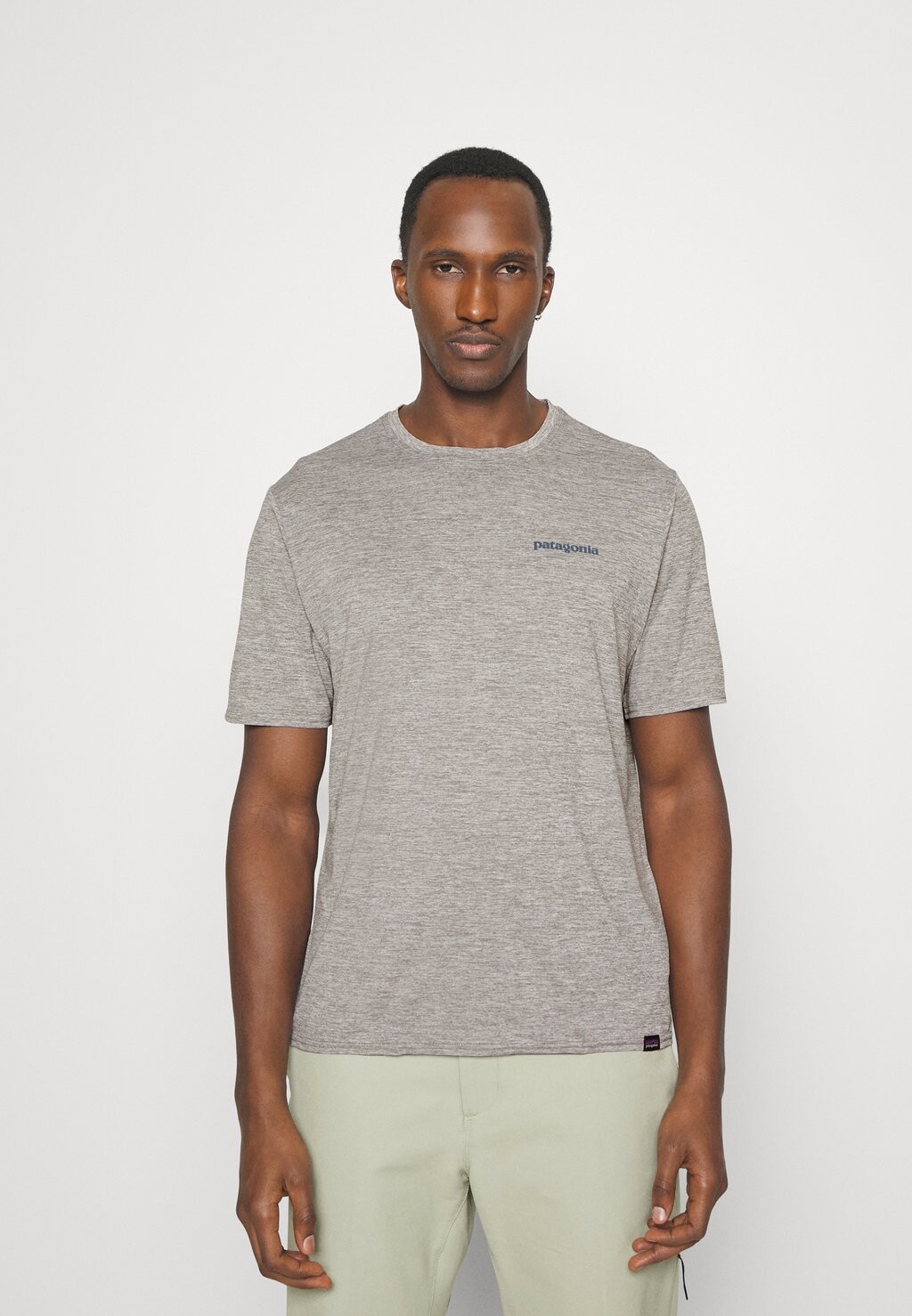 Футболка Patagonia CAP COOL DAILY GRAPHIC WATERS, цвет Feather Grey, Серый, Футболка Patagonia CAP COOL DAILY GRAPHIC WATERS, цвет Feather Grey
Футболка Patagonia CAP COOL DAILY GRAPHIC WATERS, цвет Feather Grey, Серый, Футболка Patagonia CAP COOL DAILY GRAPHIC WATERS, цвет Feather Grey