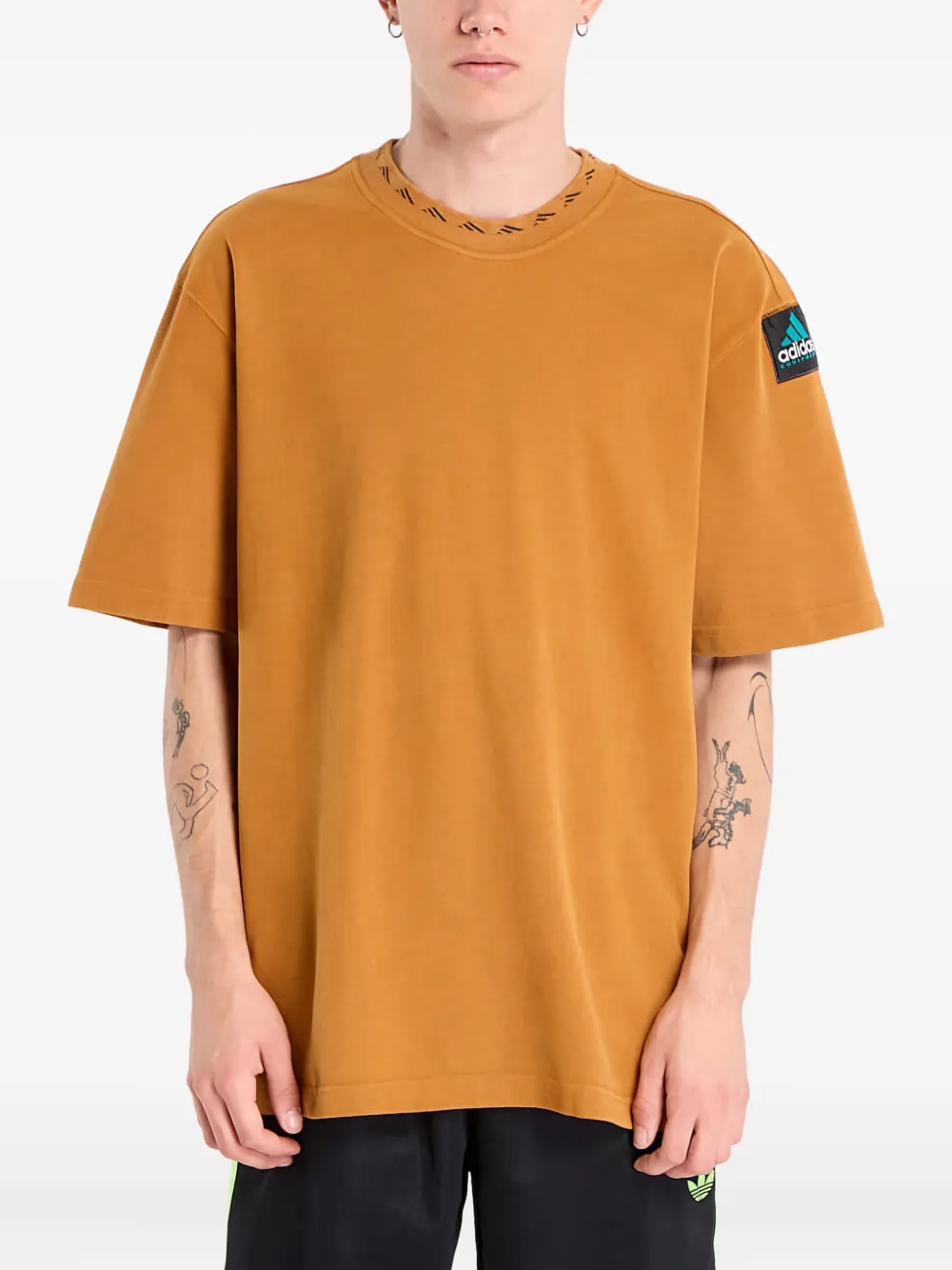 Футболка EQT Adidas, коричневый
Футболка EQT Adidas, коричневый