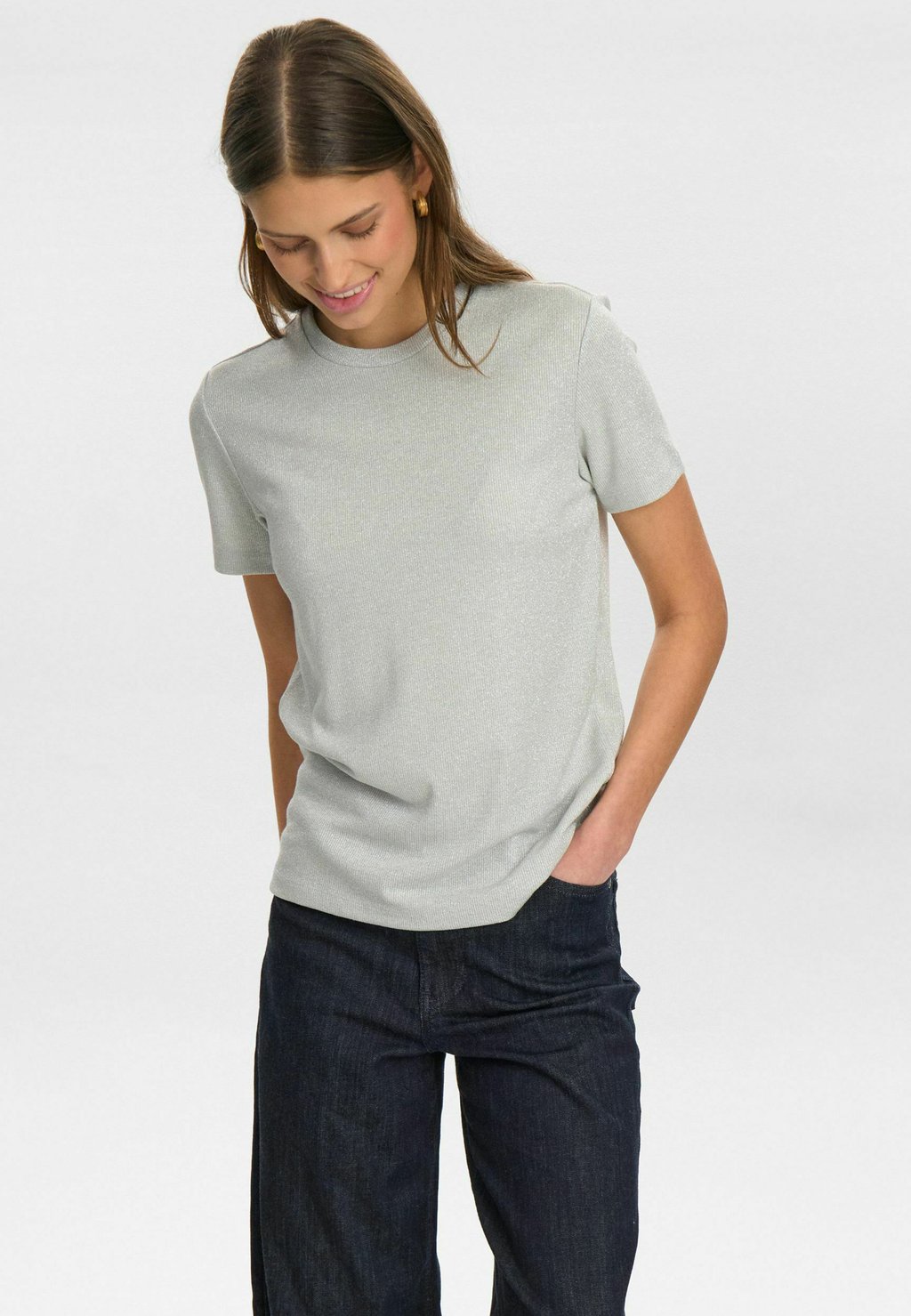 Базовая футболка NUGLAM Nümph, серебряный
Базовая футболка NUGLAM Nümph, серебряный